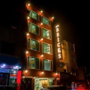 *** Hotel Bricks, Karol Bagh, New India
